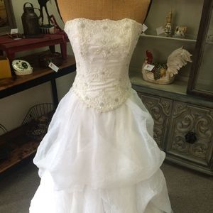 Beaded Beautiful White Bridal Gown Wedding Dress